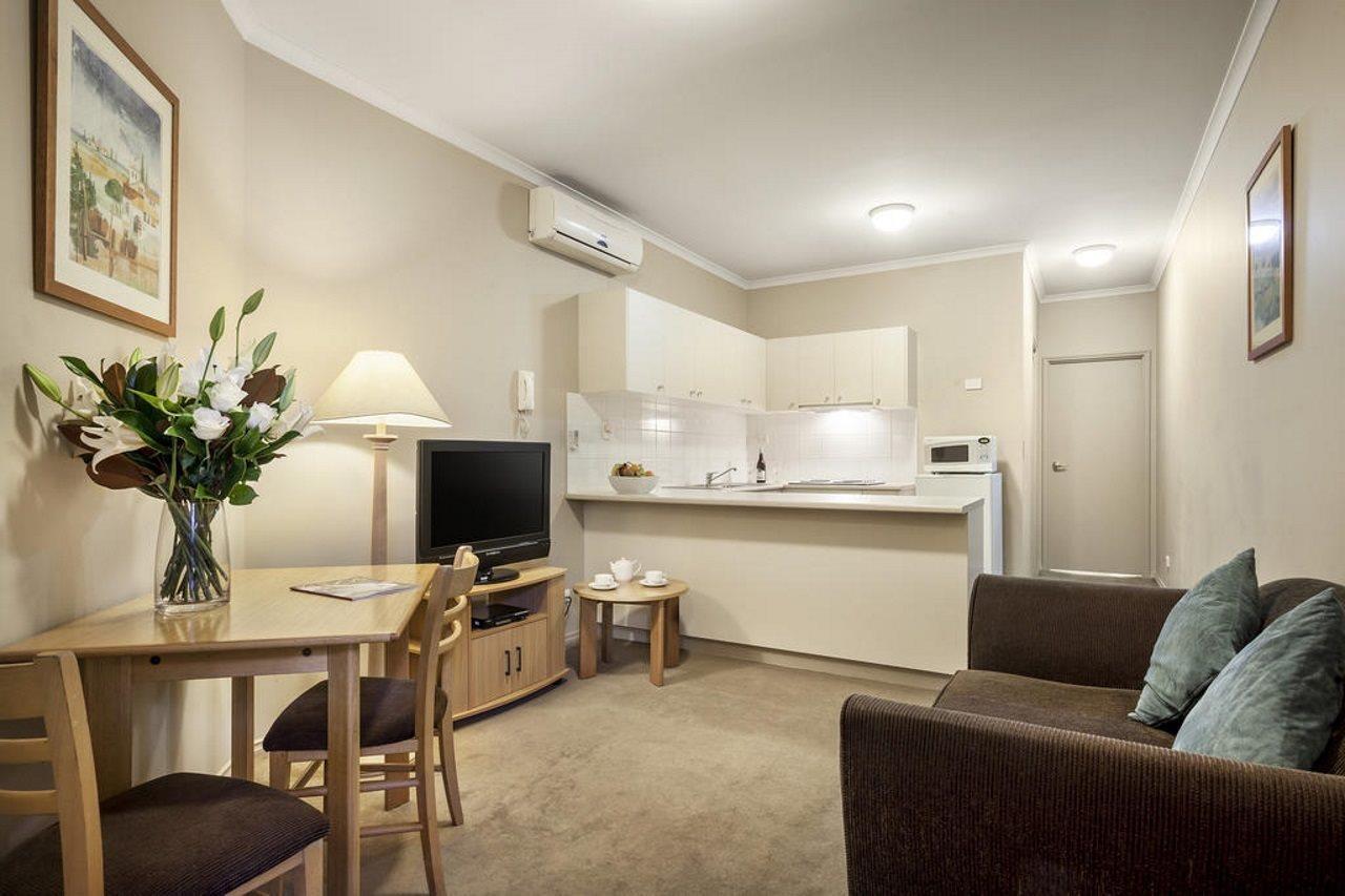 Punt Road Apartment Hotel Melbourne Exterior photo
